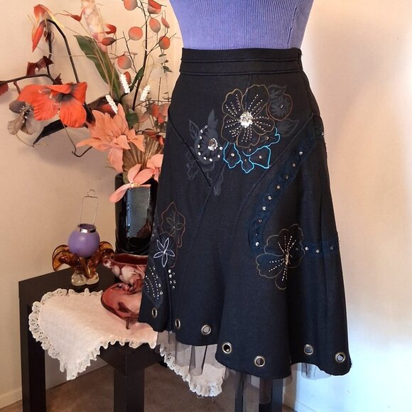 NWT Simon Chang Elegant Black Floral Embroidered Fall Winter Lined Ruffle Skirt - Picture 5 of 13